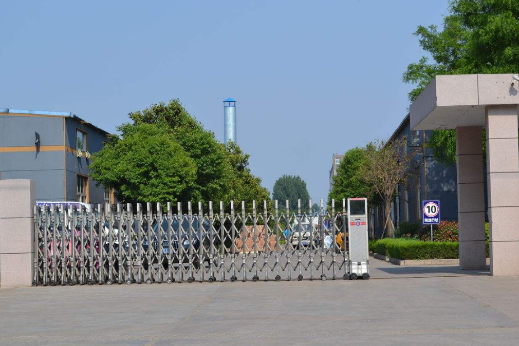 工廠(chǎng)大門(mén)